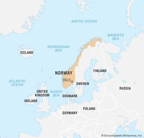 what country is directly east of norway.